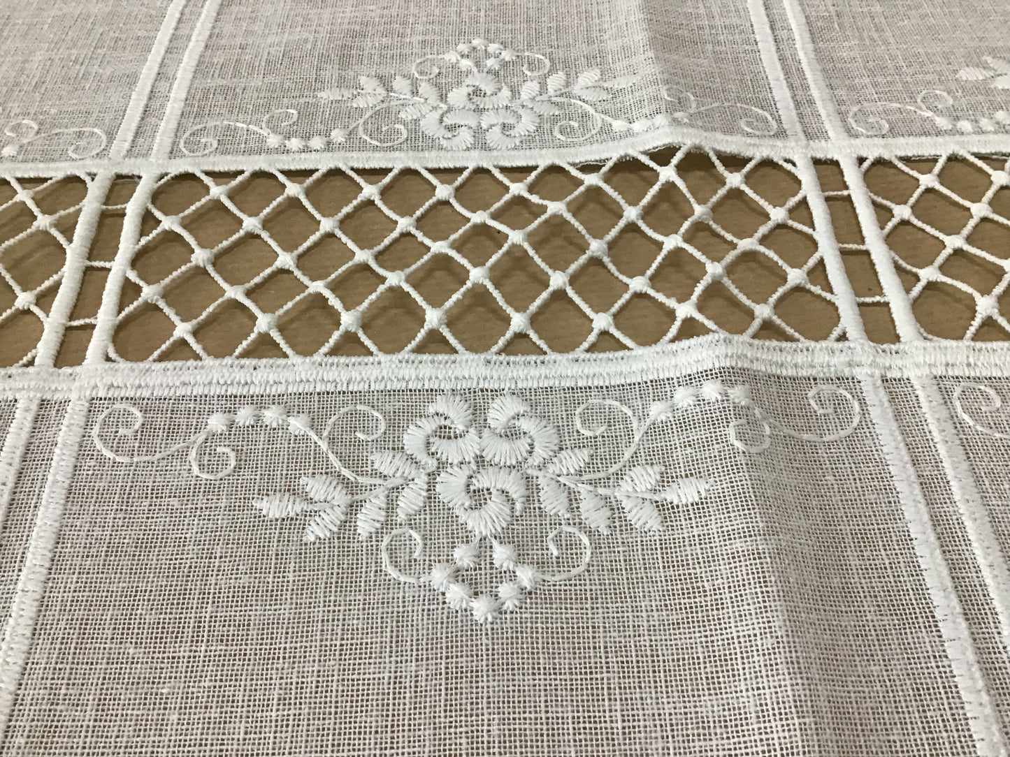 Paire Voilage vitrage brise-bise - brodés - largeur 63/80 cm - art.bavaria -524