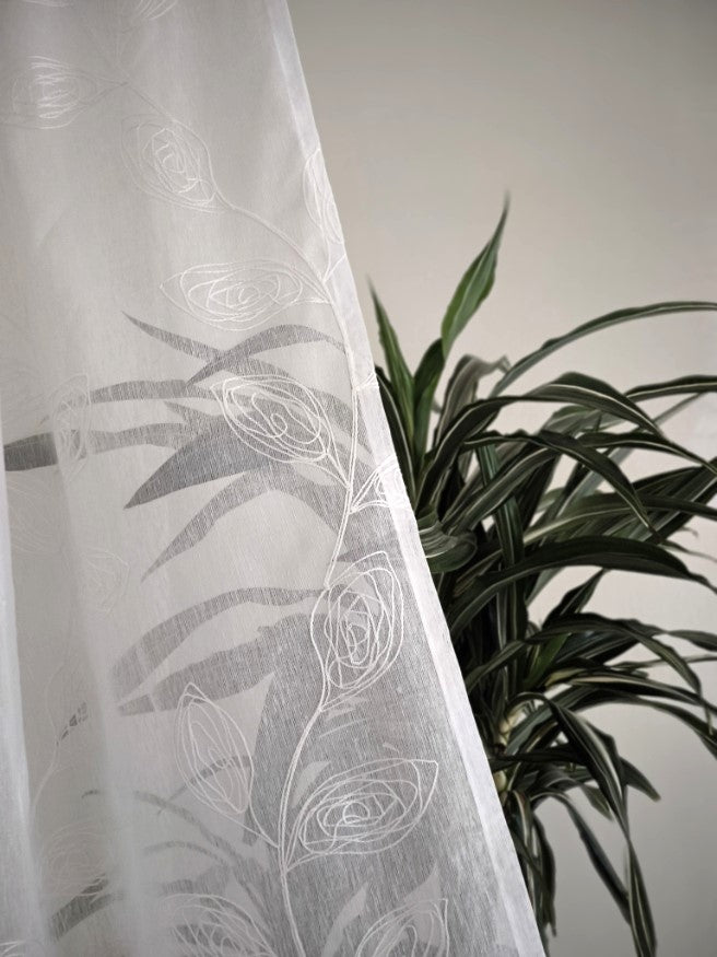 Voilage avec galon fronceur et Ruflette personnalisé, tissu brodé blanc, largeur panneau 280 cm,  compatible avec rails de 140/170 cm, hauteur de 180 à 281 cm-art.Alice