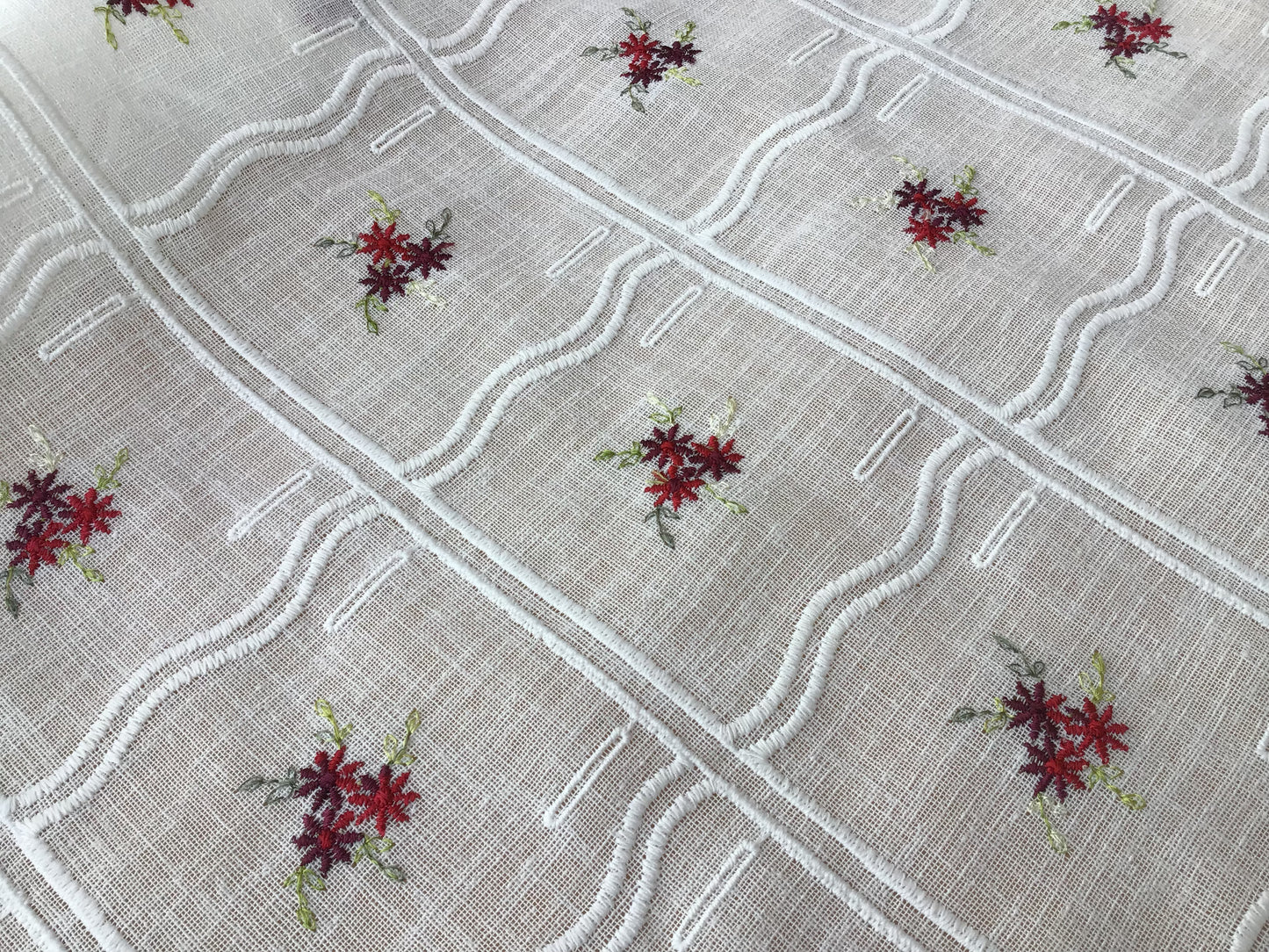 Voilage vitrage - tissu brodé - largeur 80 cm - hauteur individuelle-art.703