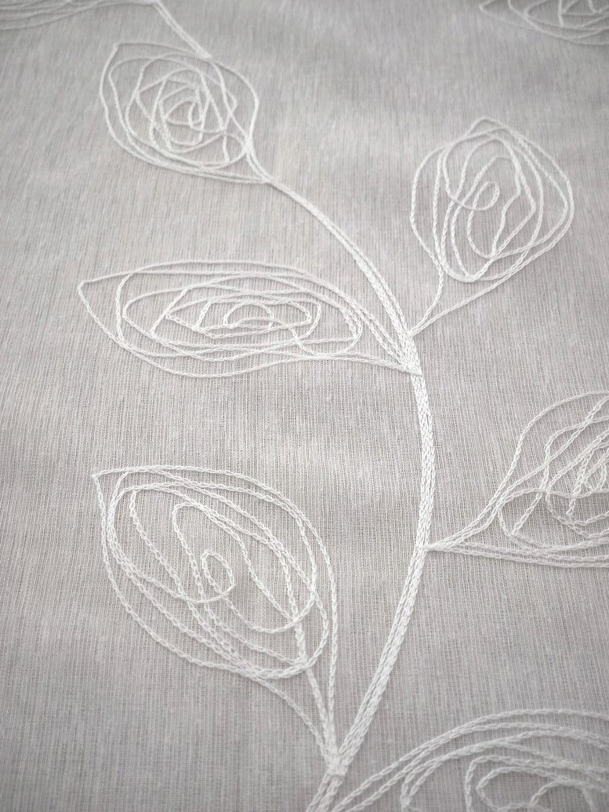 Voilage avec galon fronceur et Ruflette personnalisé, tissu brodé blanc, largeur panneau 280 cm,  compatible avec rails de 140/170 cm, hauteur de 180 à 281 cm-art.Alice