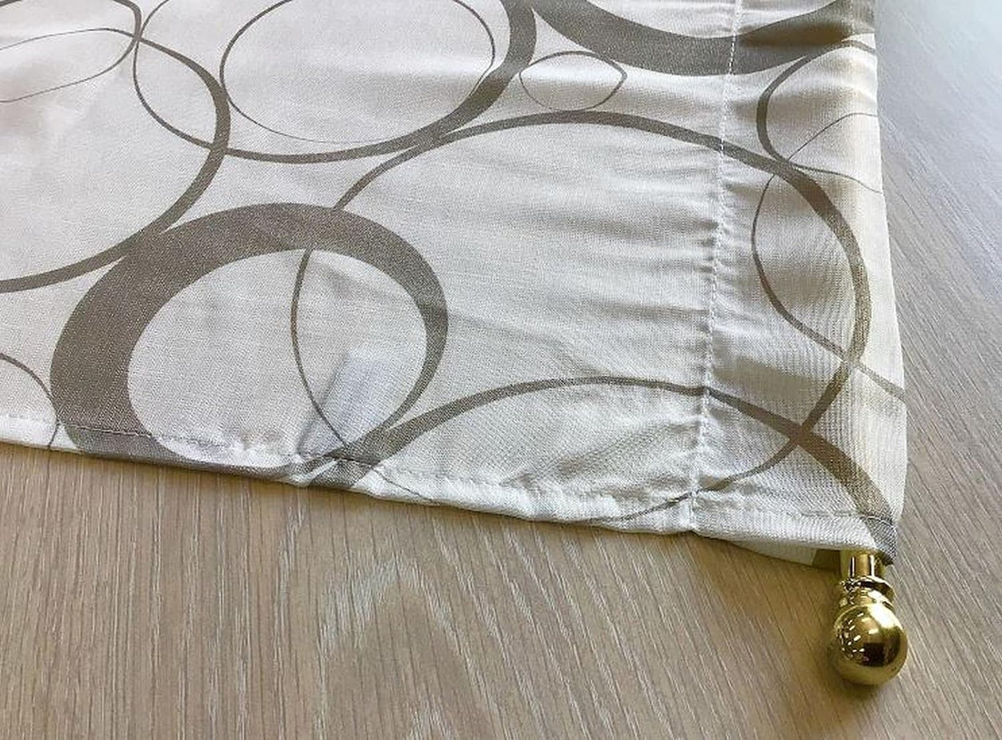 Paire de voilages vitrages à impression numérique – Largeur 60/80 cm – Hauteur sur mesure – Blanc / taupe – Art. 520