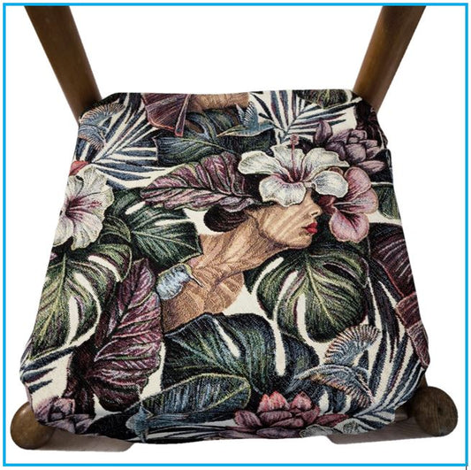Cuscino per sedia posizionato su una sedia, vista d’insieme