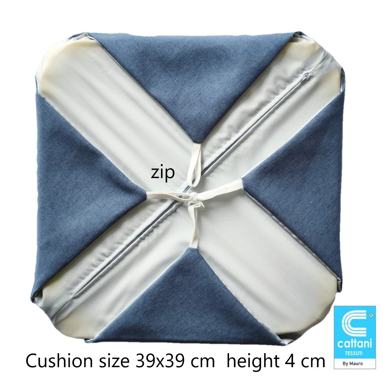 Cuscino bleu elettrico con zip aperta per rimuovere facilmente l’imbottitura in gommapiuma.