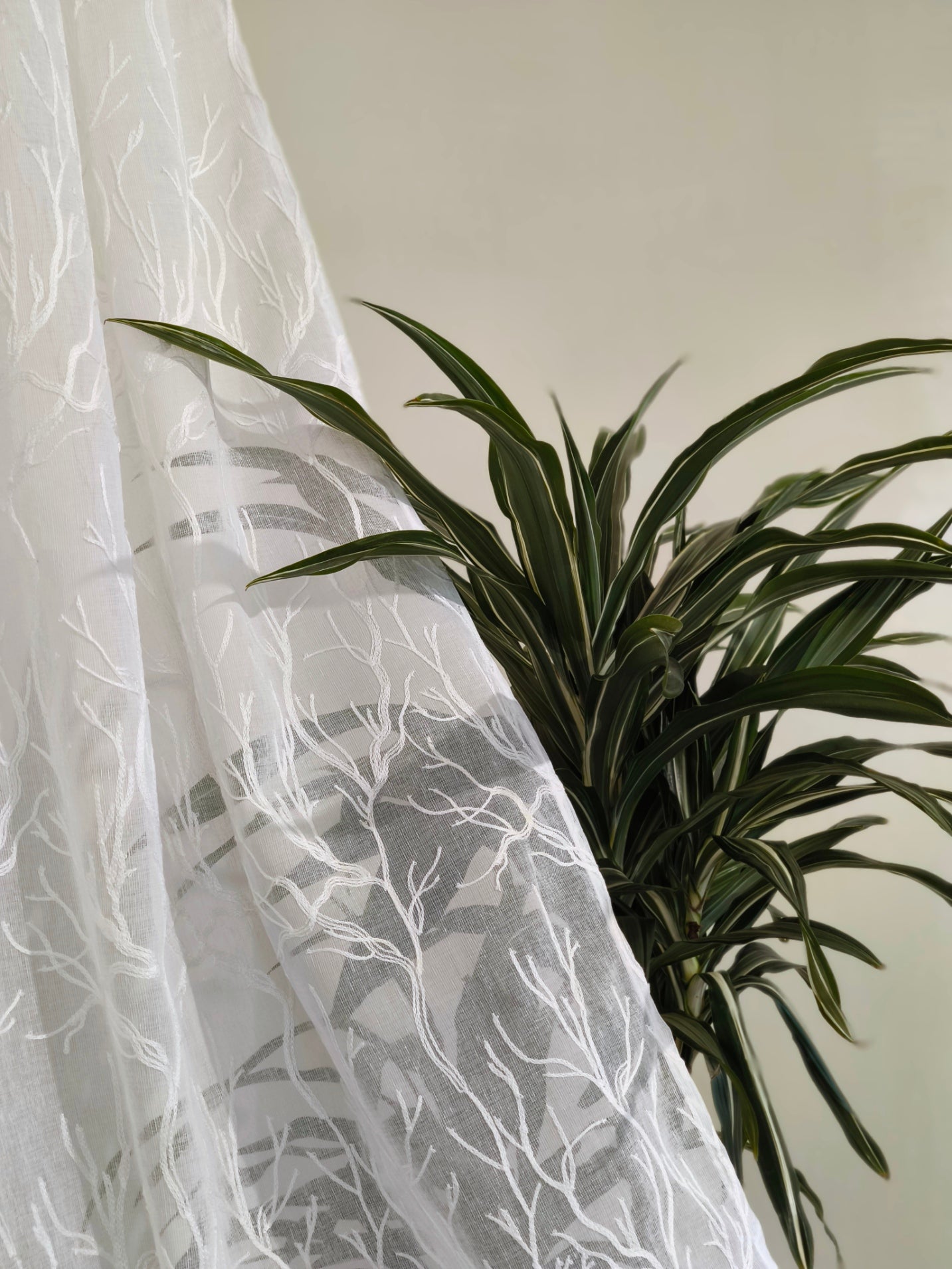Voilage à œillets – 1 panneau blanc – Largeur 200 cm, Hauteur de 180 à 280 cm – Rideaux Salon et Chambre – Art. Branches Sèches