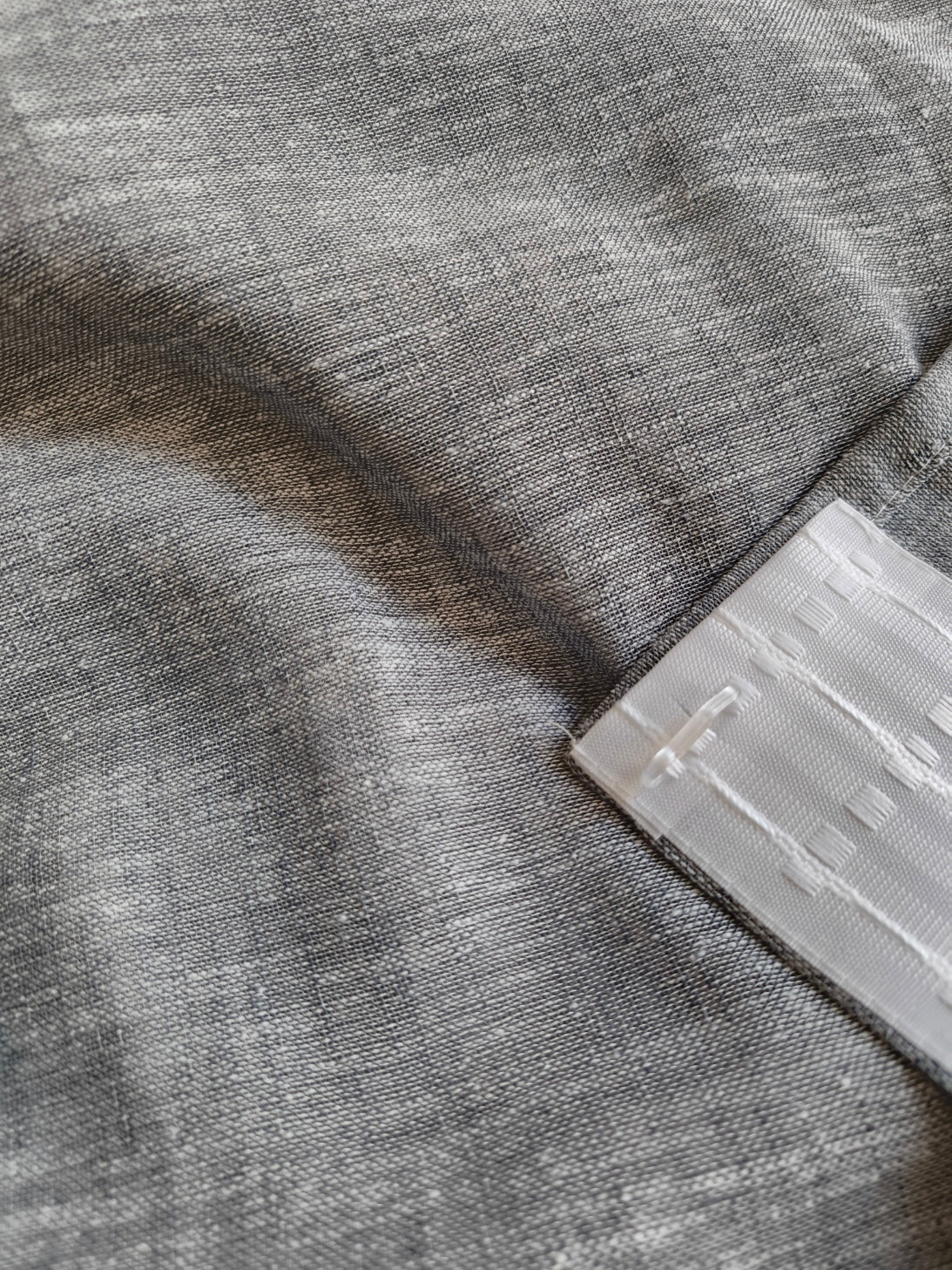Voilage Wave sur mesure avec rail complet  - Largeur finie 150 cm - Tissu effet lin gris art.Favola