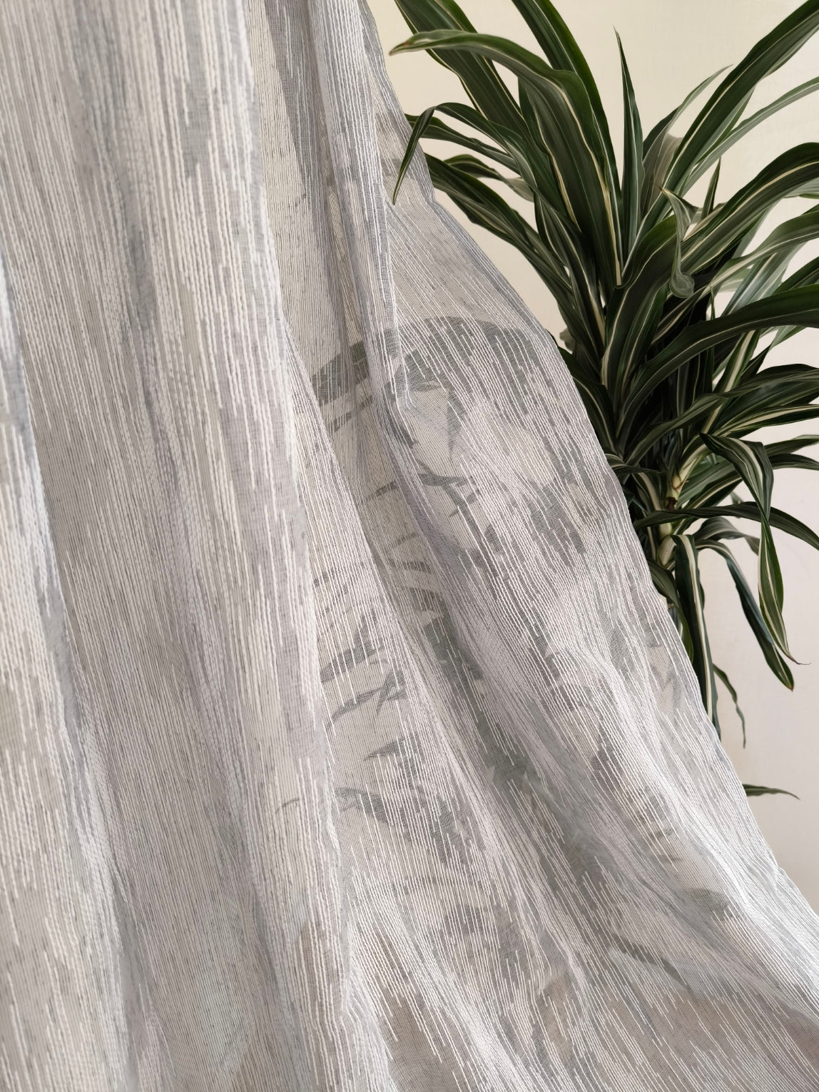 Voilage Wave sur mesure avec rail complet – Largeur 150 cm avec rail inclus - Tissu gris brodé art.À fines rayures