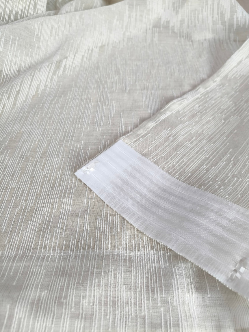 Voilage avec galon fronceur et Ruflette personnalisé – Tissu en lin blanc brodé, compatible avec rails de 140 à 170 cm, hauteurs 180 à 281 cm – art. 800
