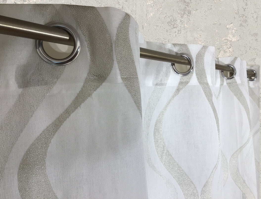 Voilage à oeillets - 1 panneau blanc/taupe - tissu fil coupé - largeur maxi 200 cm hauteur de 180 à 280 cm - rideaux salon chambre.
