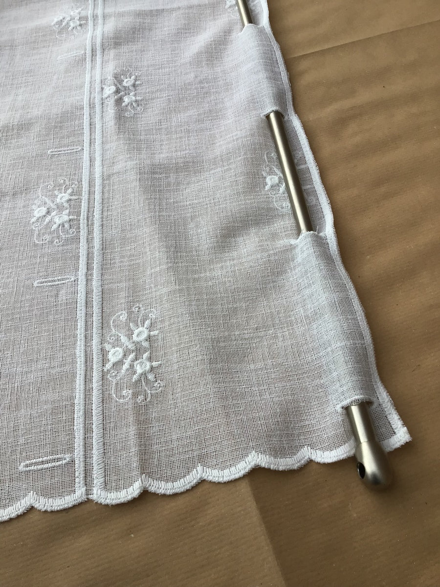 Voilage vitrage brise bise  - largeur 45/60/90 cm - Longueur individuelle - tissu effet lin brodé - art.705