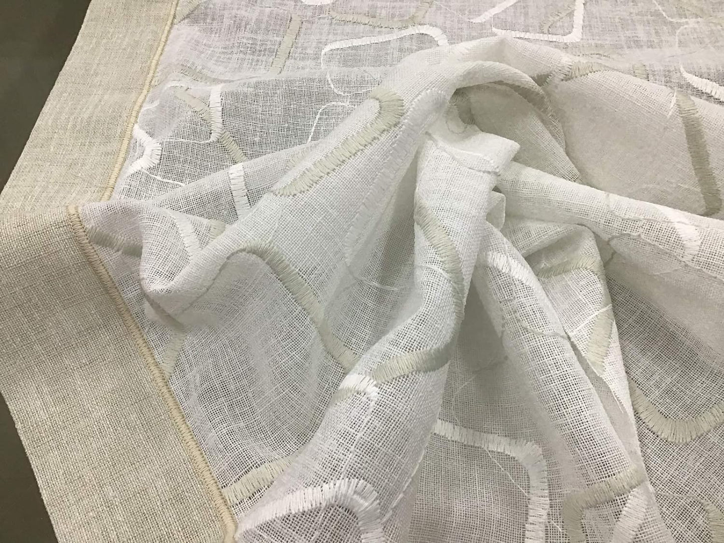 Rideaux en verre vendus au mètre - tissu blanc/beige effet lin brodé - largeur 45-50 - 60-70 - 80-90 cm … 