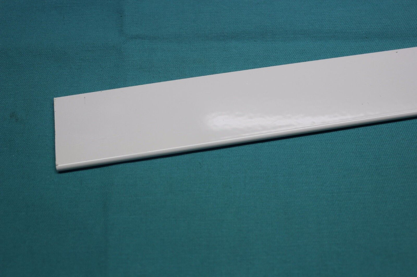 Rail pour panneaux japonais  3-4-5 voies largeur 140-160-180-200-210-240-250-300-aluminium blanc-art.206