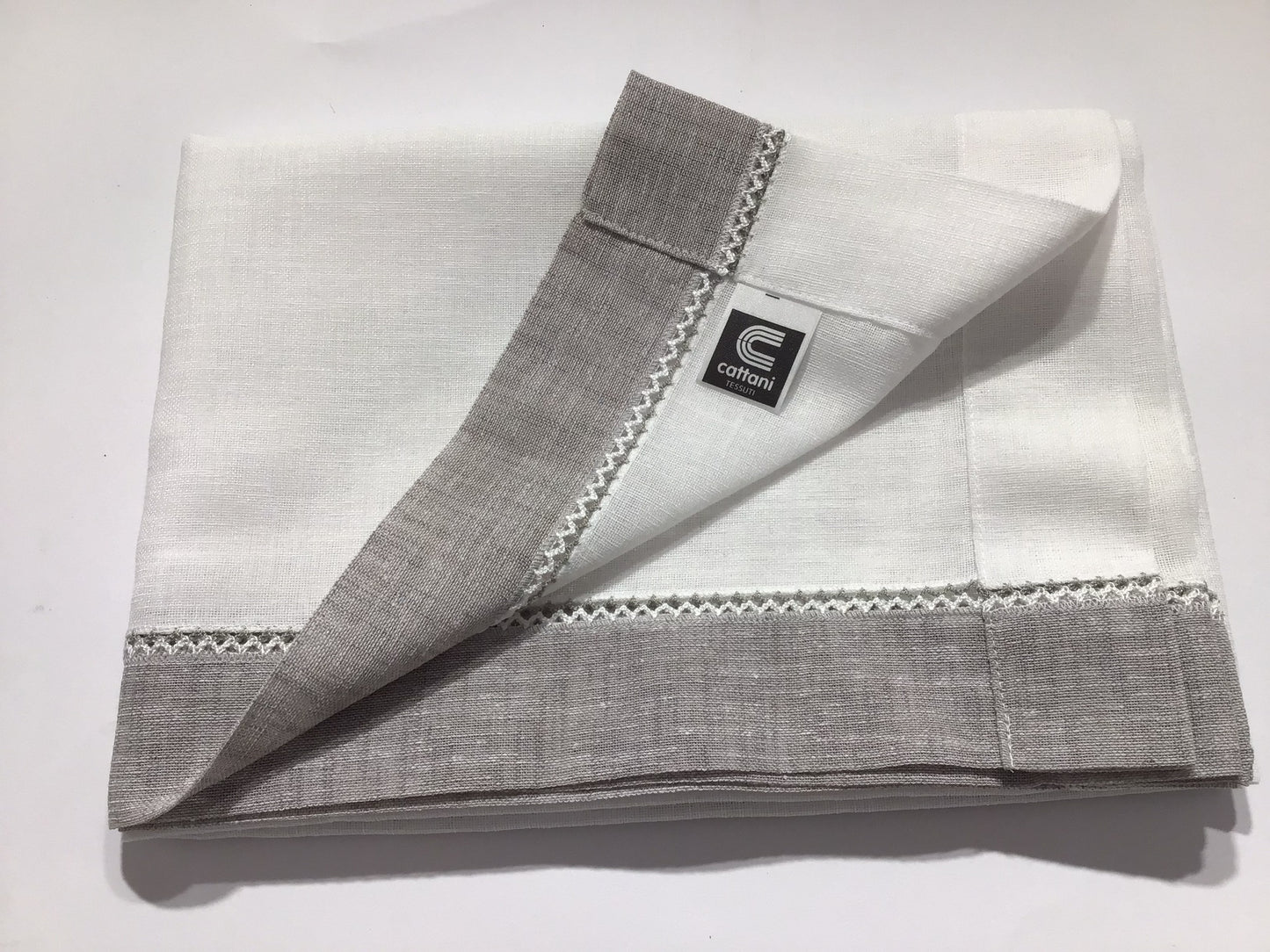 Voilage vitrage – passe-tringle – sur mesure de 30 à 90 - longueur sur mesure, tissu effet lin blanc avec bordure latérale grise, longueur sur mesure art.601