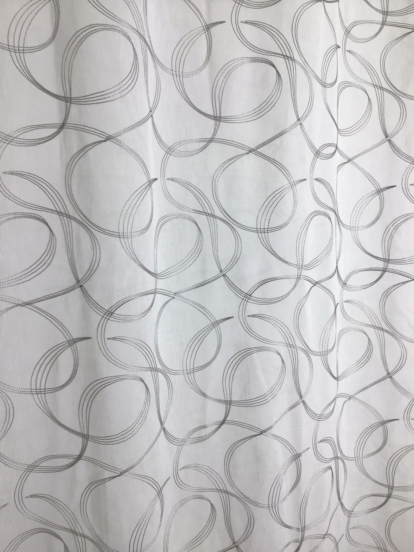 Voilage à œillets brodés – 1 panneau blanc/gris – Largeur 200 cm, Hauteur de 180 à 280 cm – Salon et Chambre – Art Tebe