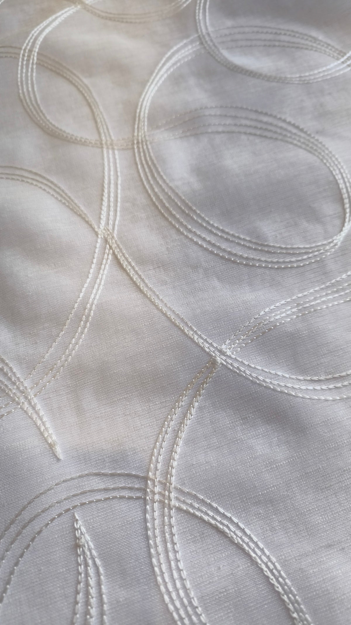 Voilage à œillets brodé – 1 panneau blanc – Largeur 200 cm, Hauteur de 180 à 280 cm – Salon et Chambre – Art Tebe