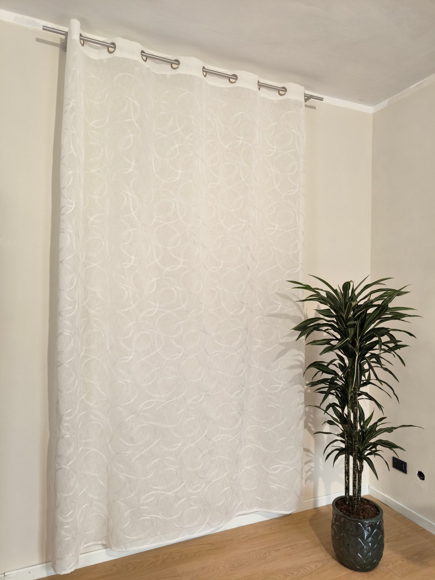Voilage à œillets brodé – 1 panneau blanc – Largeur 200 cm, Hauteur de 180 à 280 cm – Salon et Chambre – Art Tebe