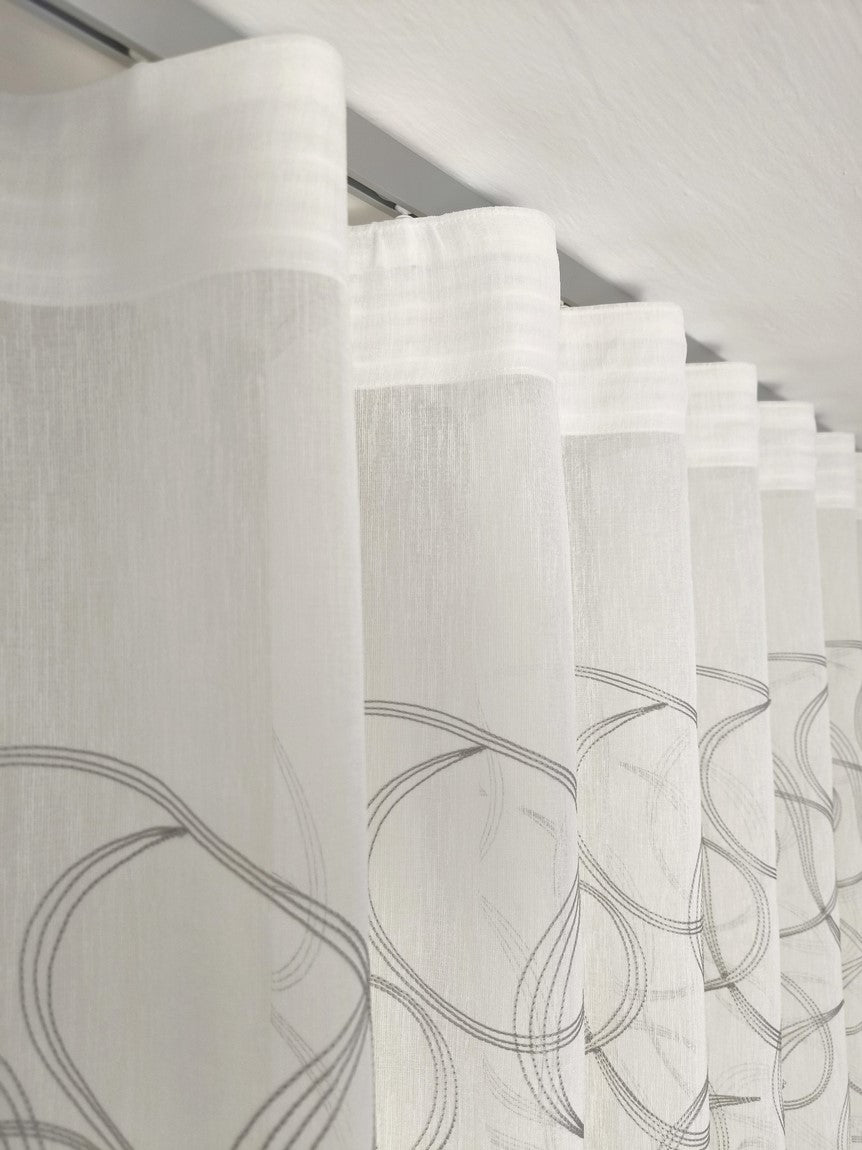 Design Elegante: Tende a Onda Wave su Misura con Binario Completo in alluminio satinato.