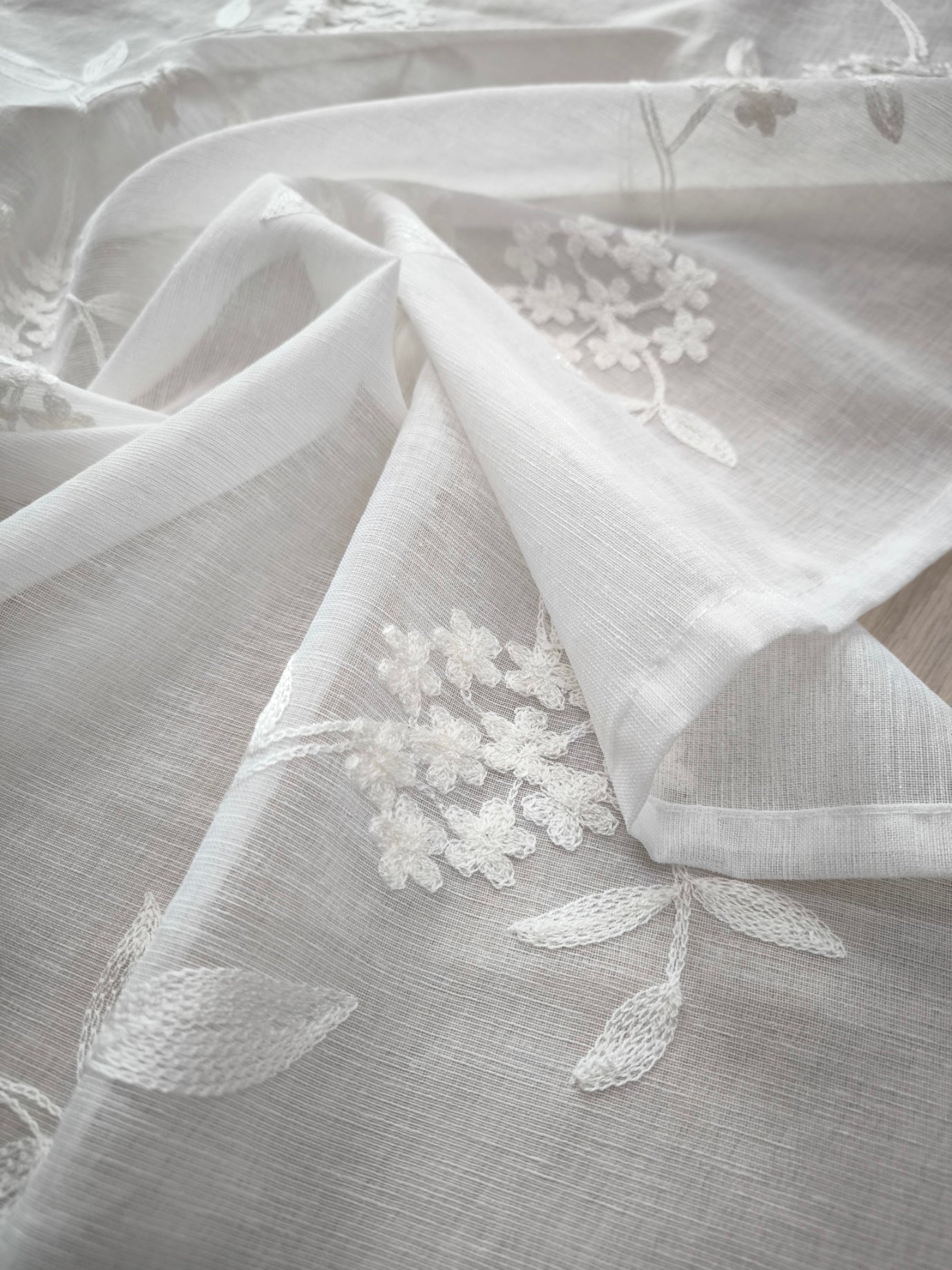 Paire de voilages vitrage sur mesure Largeur 65 cm | Couleur Blanc | Art. fleurs de sureau