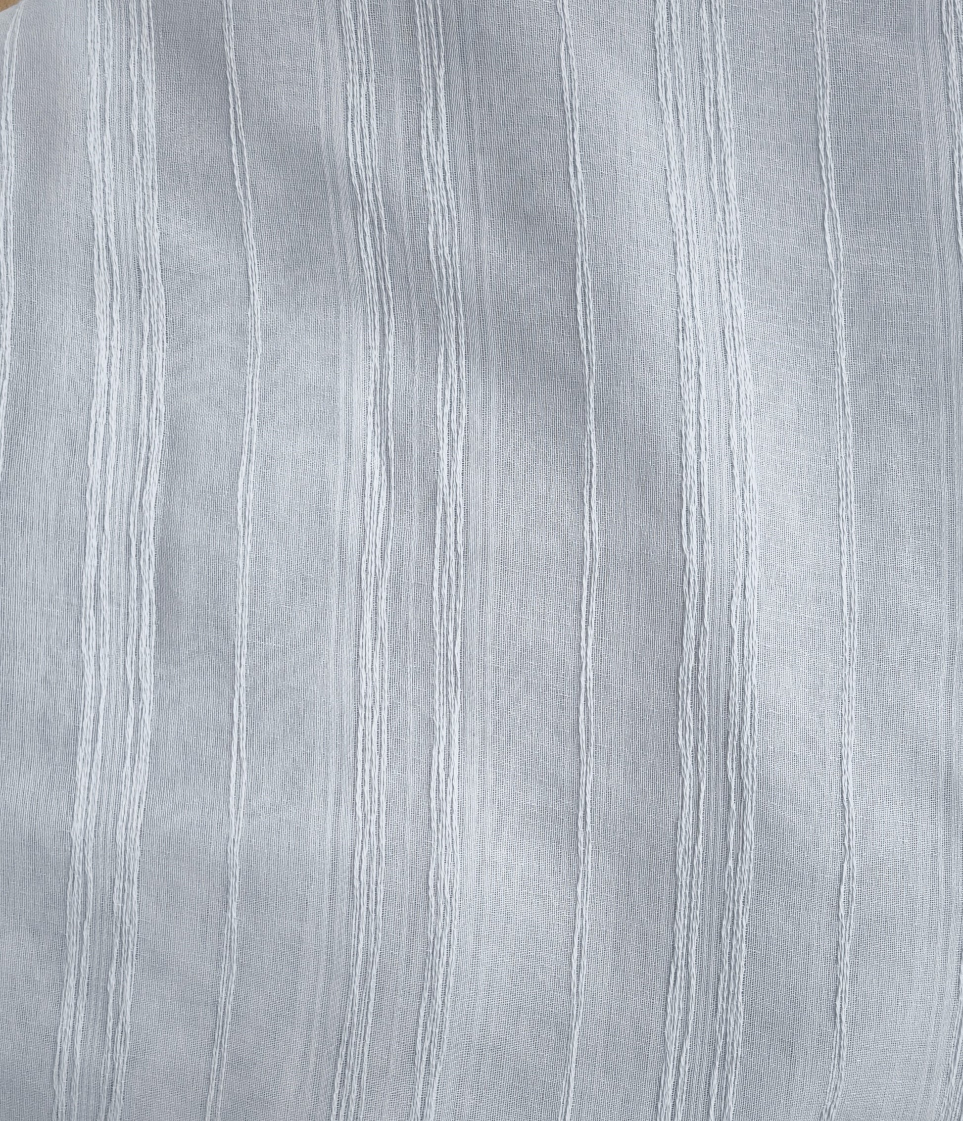 Tessuto con righe verticali colore grigio chiaro