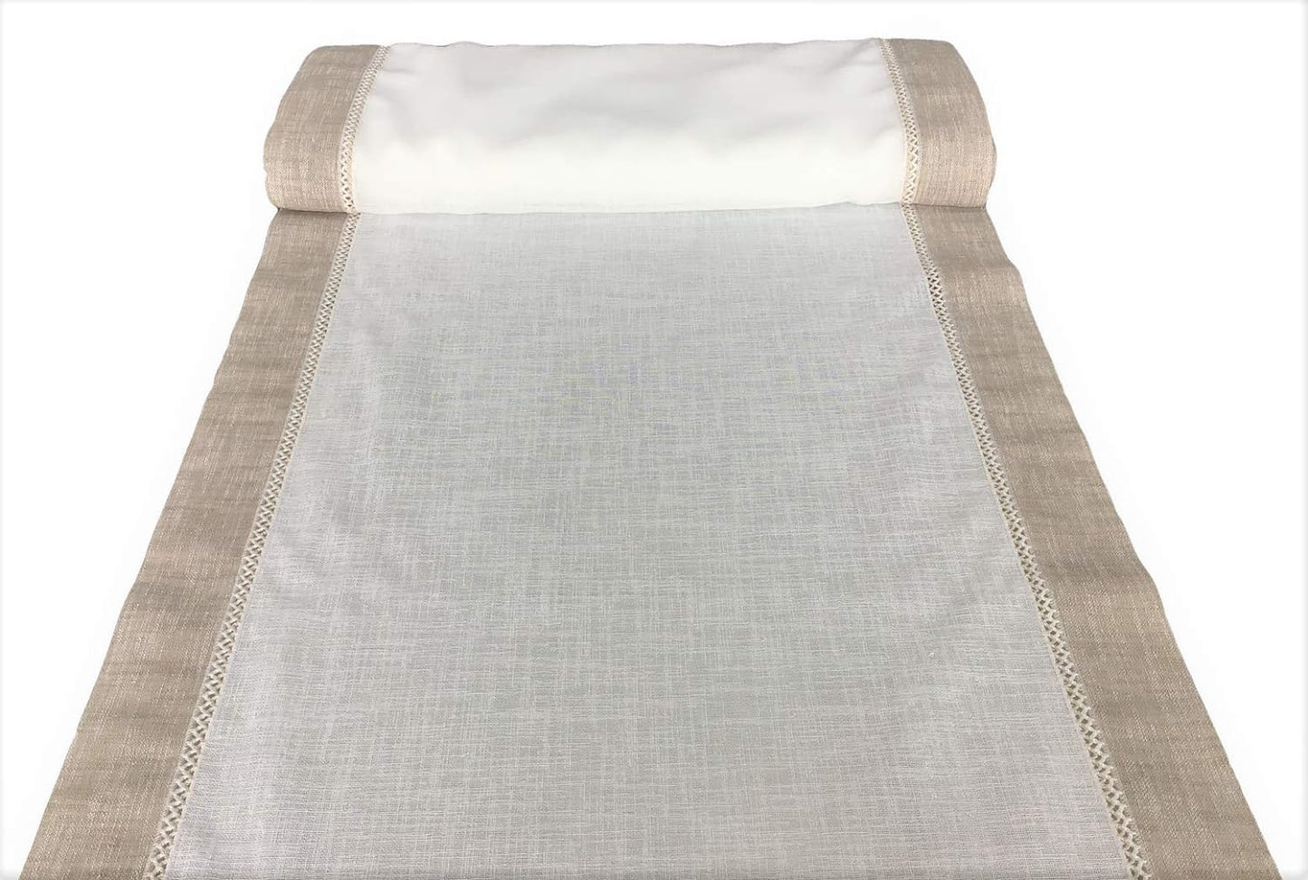 Dettaglio tenda effetto lino bianco naturale con bordo corda laterale e crochetta